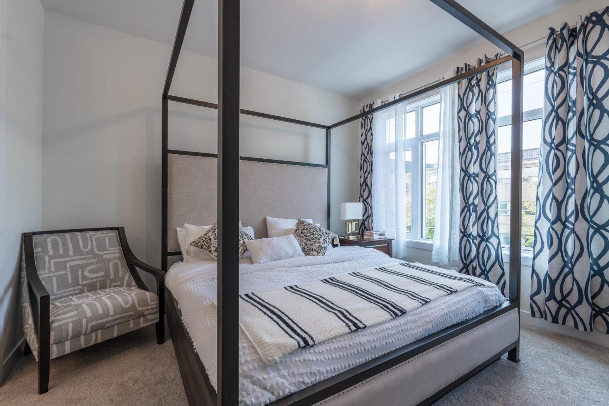 1 Of Lovely Montgomery Home, Downtown Calgary